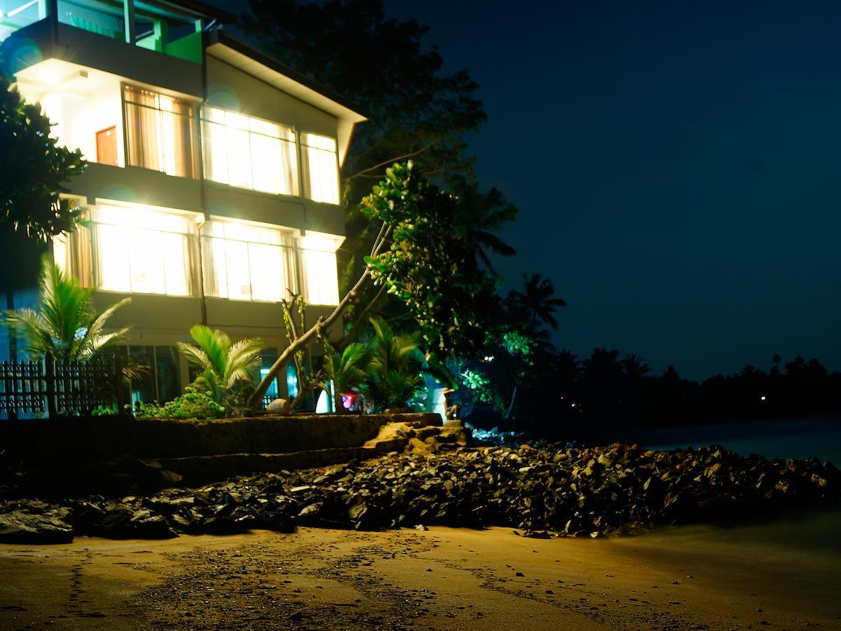 Sayurima Beach Hotel Ahangama Exterior photo