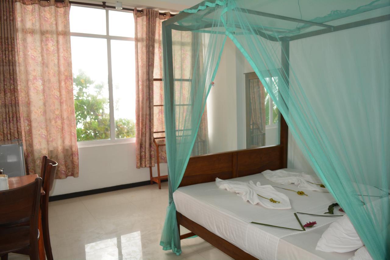 Sayurima Beach Hotel Ahangama Exterior photo