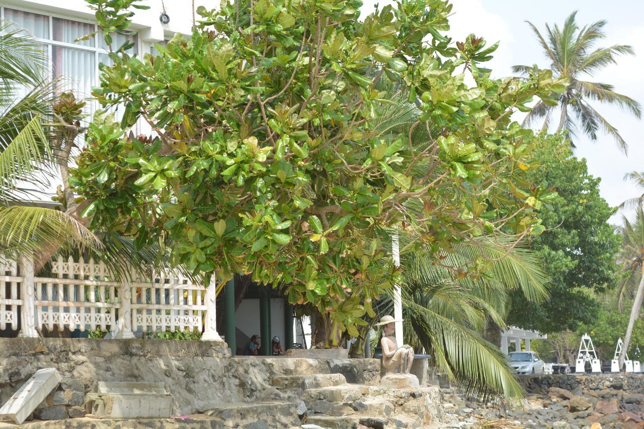 Sayurima Beach Hotel Ahangama Exterior photo