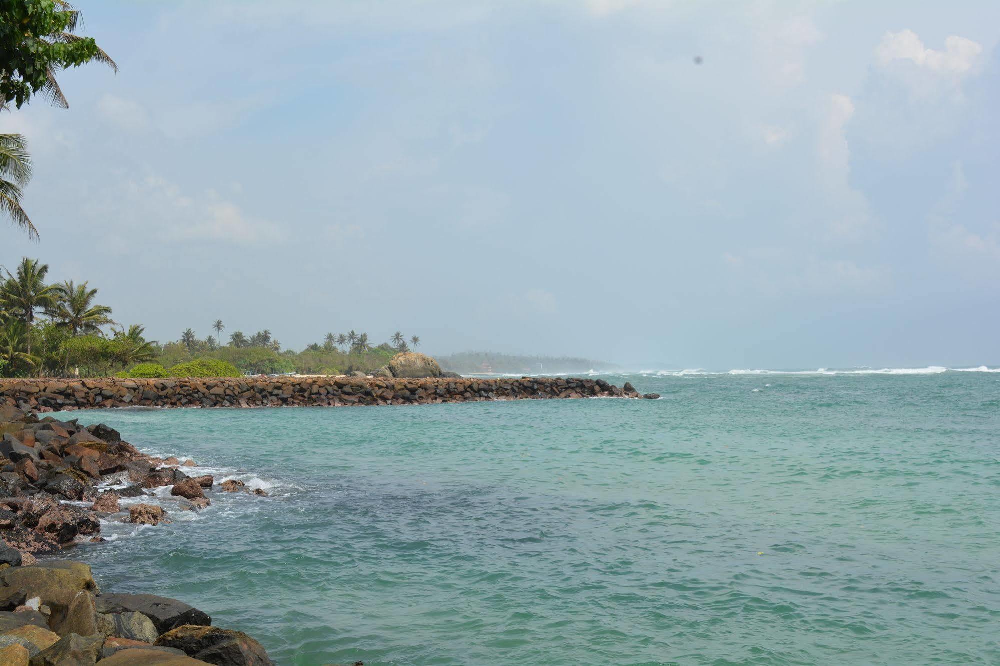 Sayurima Beach Hotel Ahangama Exterior photo