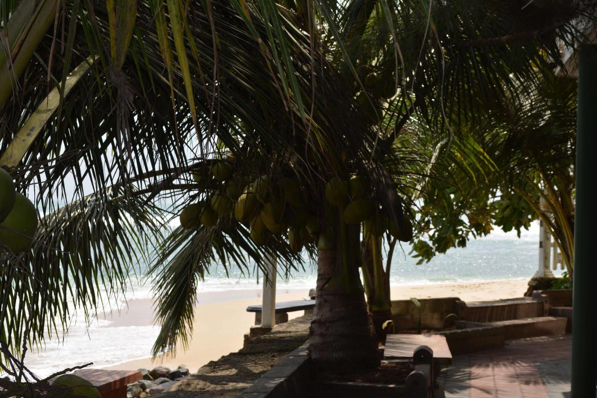 Sayurima Beach Hotel Ahangama Exterior photo